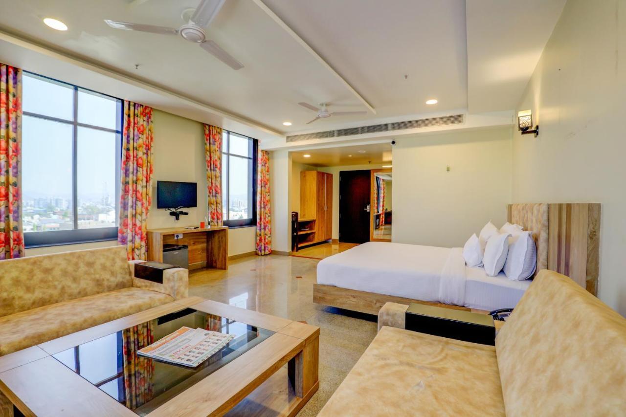Hotel Shree Nanda Udaipur Exterior photo